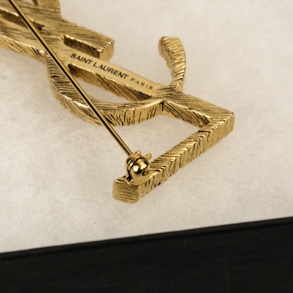 YSL Saint Laurent Opyum Textured Brooch, Gold-toned Brass - Picture 8 of 10